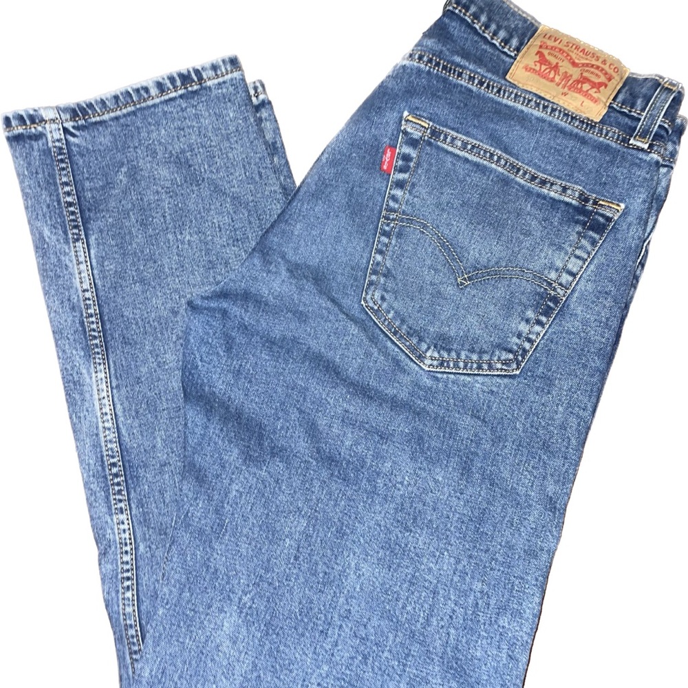 LEVI’S Straight Leg Jean